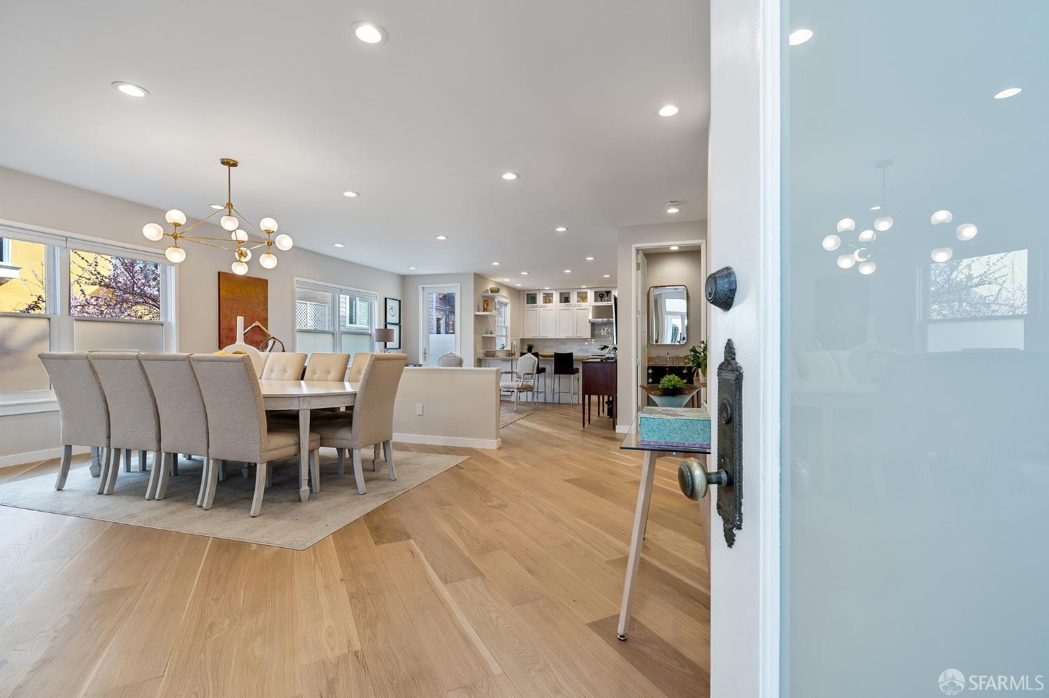 Detail Gallery Image 4 of 44 For 1159 Pacific Ave, San Francisco,  CA 94133 - 5 Beds | 4/1 Baths