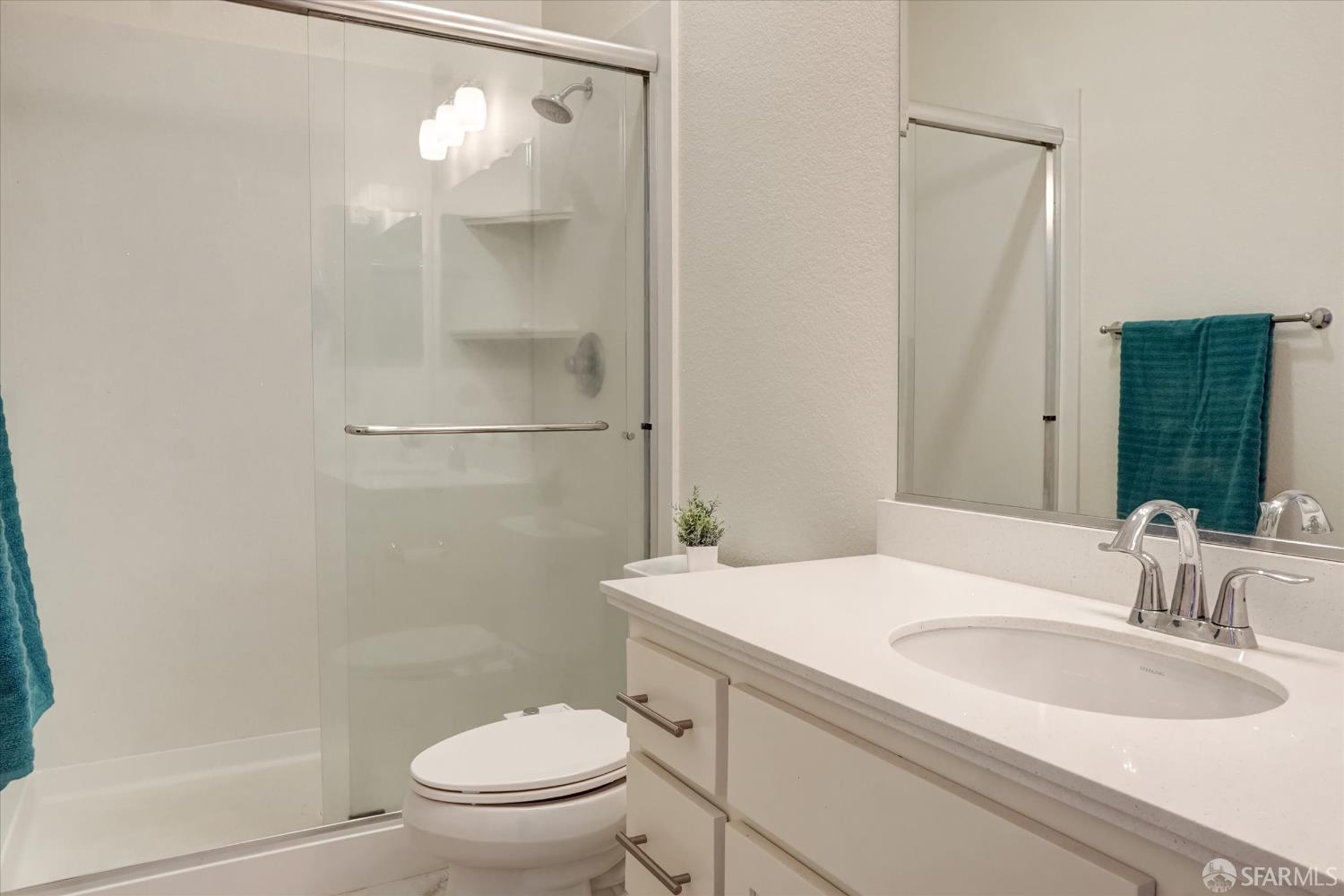 Detail Gallery Image 16 of 32 For 109 Clear Lake Ct, Oakley,  CA 94561 - 6 Beds | 4/1 Baths