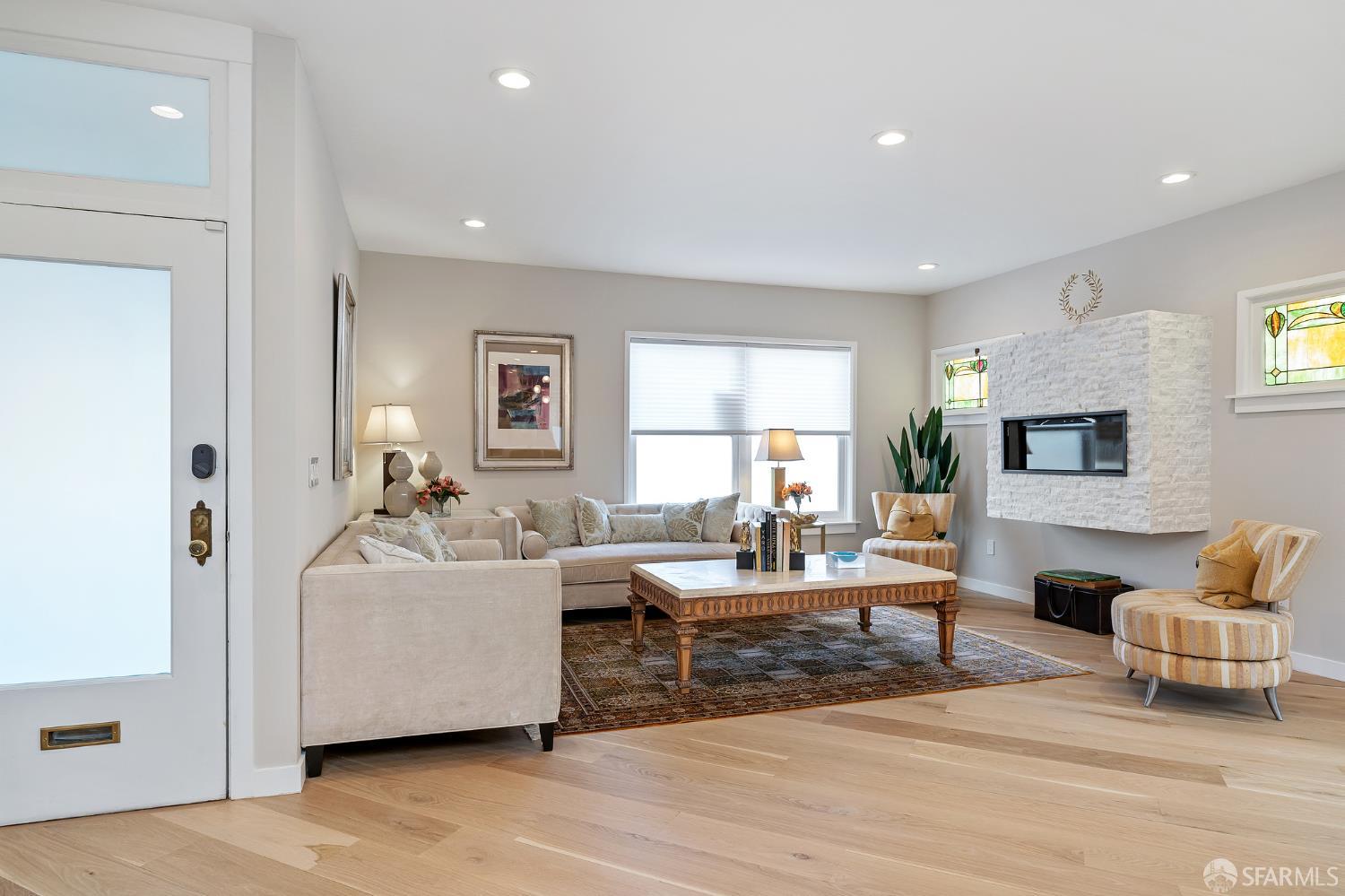 Detail Gallery Image 5 of 44 For 1159 Pacific Ave, San Francisco,  CA 94133 - 5 Beds | 4/1 Baths