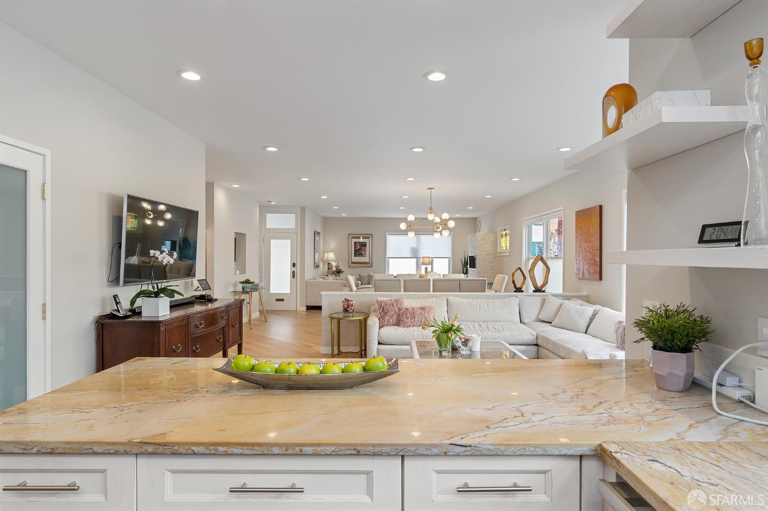 Detail Gallery Image 15 of 44 For 1159 Pacific Ave, San Francisco,  CA 94133 - 5 Beds | 4/1 Baths