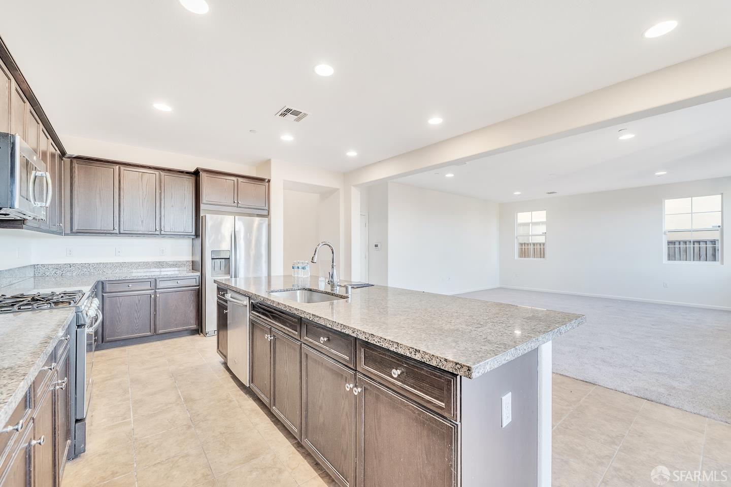 Detail Gallery Image 11 of 35 For 4747 Dundee St, Antioch,  CA 94531 - 4 Beds | 3 Baths