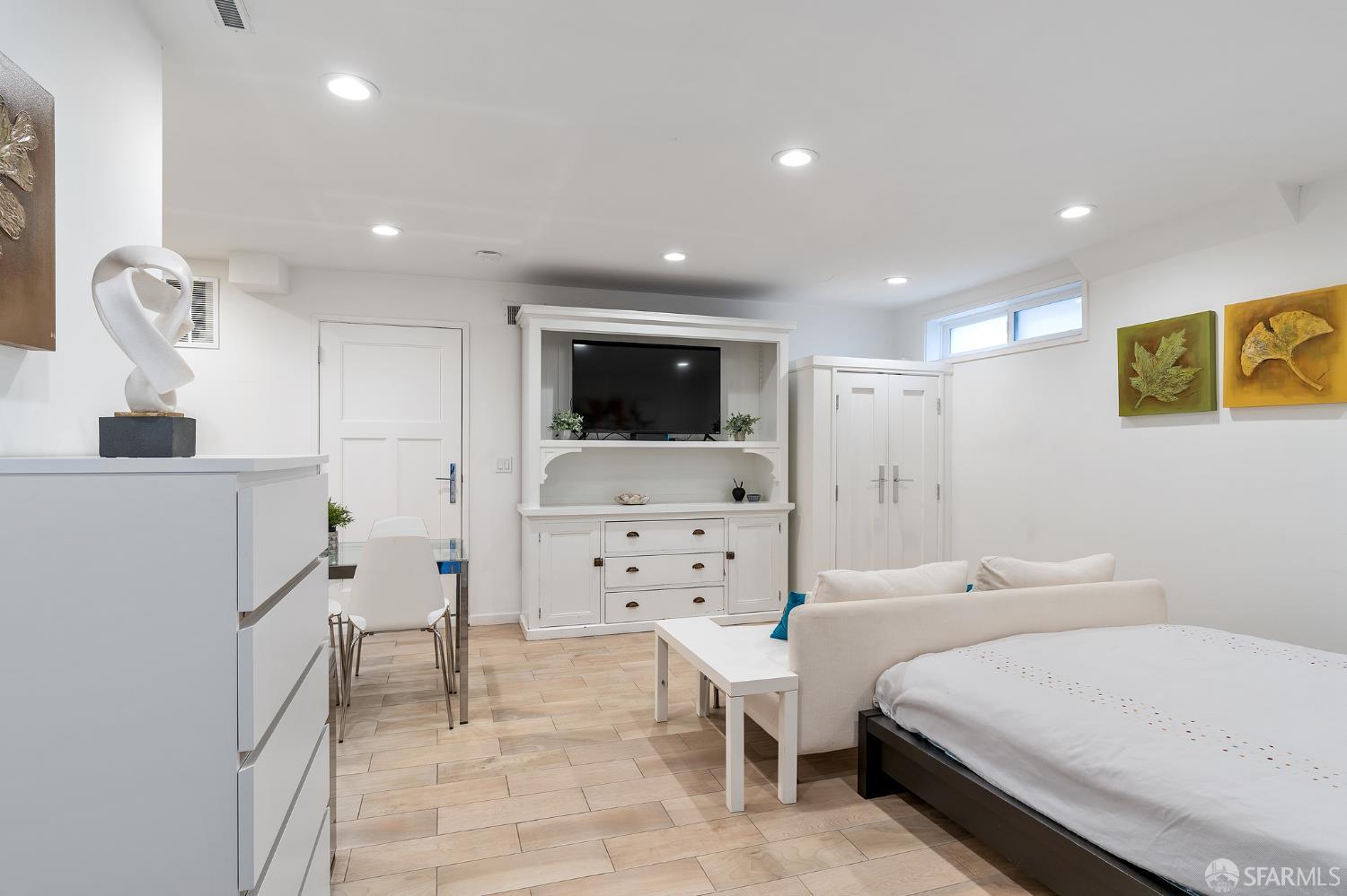 Detail Gallery Image 37 of 44 For 1159 Pacific Ave, San Francisco,  CA 94133 - 5 Beds | 4/1 Baths