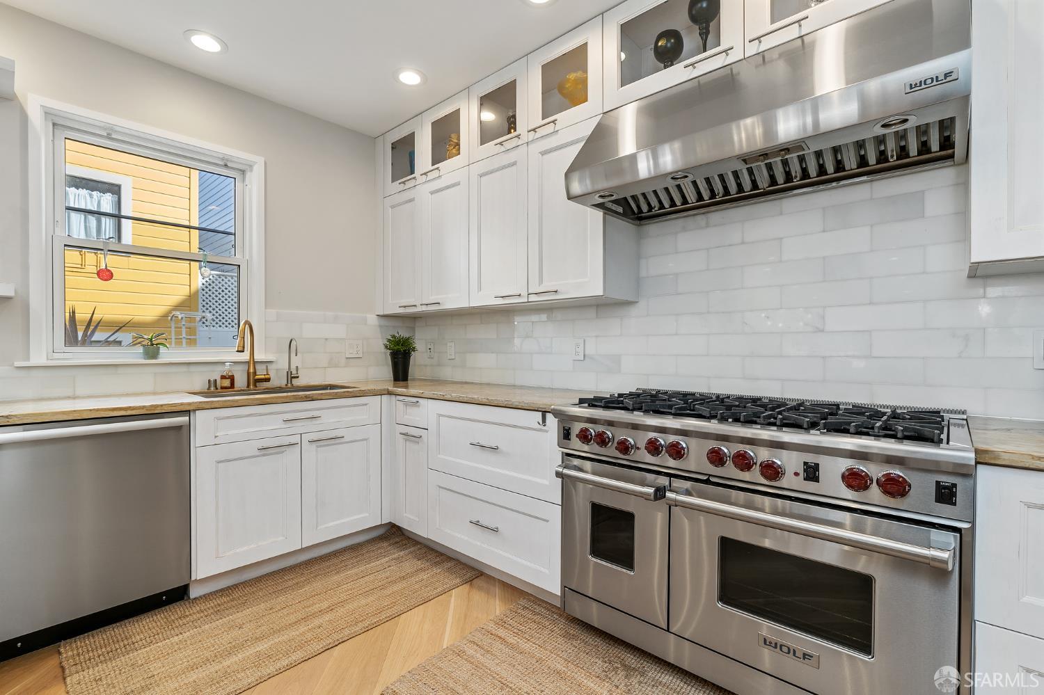 Detail Gallery Image 16 of 44 For 1159 Pacific Ave, San Francisco,  CA 94133 - 5 Beds | 4/1 Baths