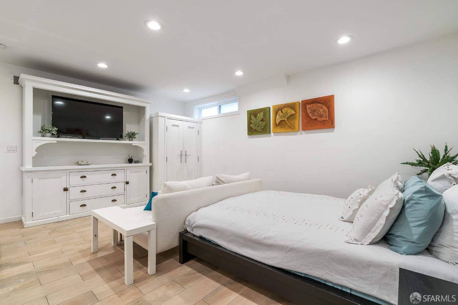 Detail Gallery Image 36 of 44 For 1159 Pacific Ave, San Francisco,  CA 94133 - 5 Beds | 4/1 Baths