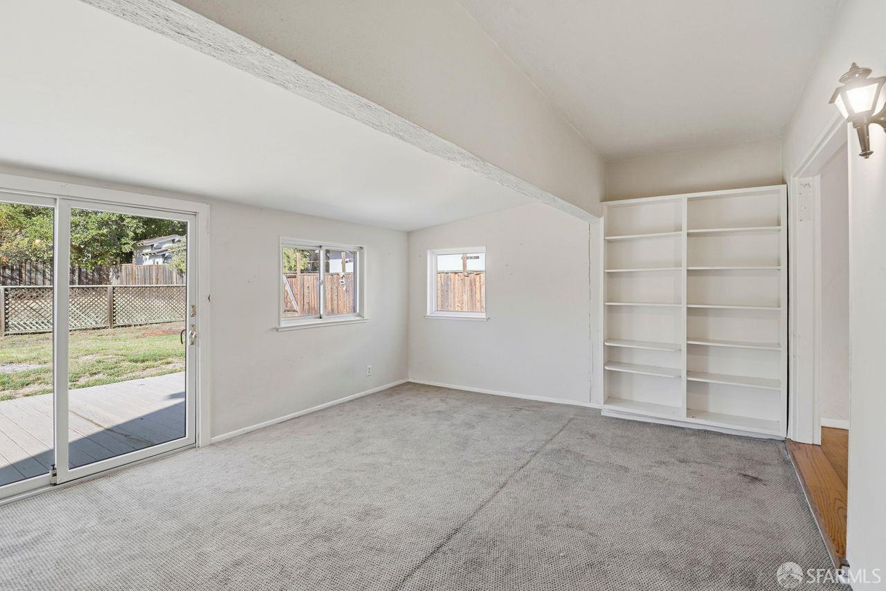 Detail Gallery Image 9 of 41 For 170 Hillview Ave, Redwood City,  CA 94062 - 3 Beds | 2 Baths