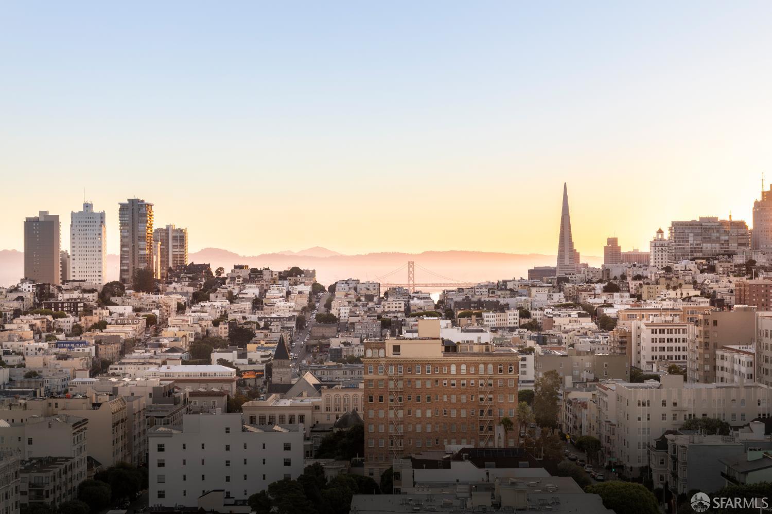 Detail Gallery Image 12 of 33 For 2100 Pacific Ave #10,  San Francisco,  CA 94115 - 3 Beds | 3/1 Baths