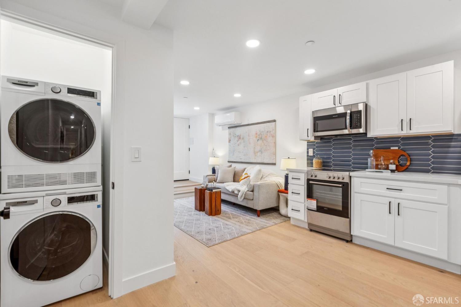 Detail Gallery Image 12 of 40 For 108 Albion St a,  San Francisco,  CA 94110 - 2 Beds | 1 Baths