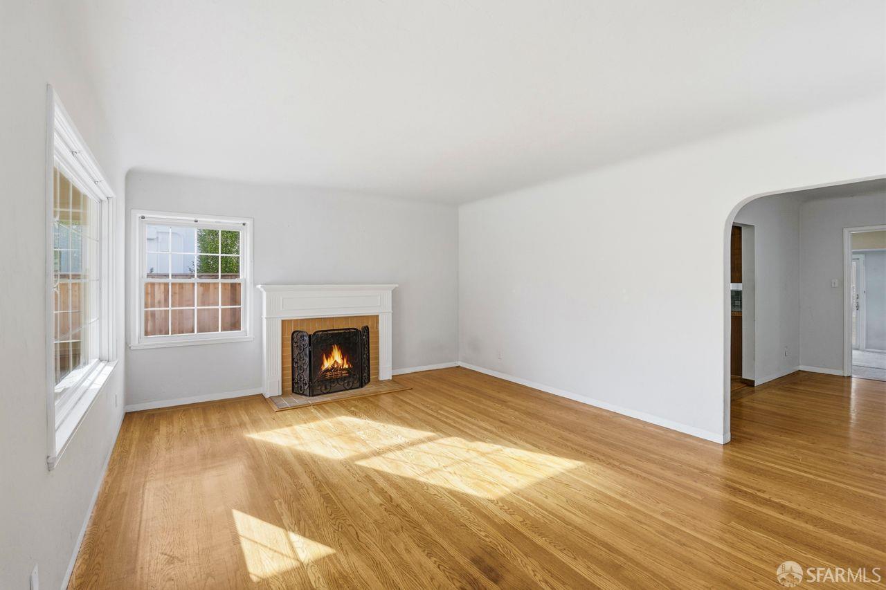 Detail Gallery Image 4 of 41 For 170 Hillview Ave, Redwood City,  CA 94062 - 3 Beds | 2 Baths