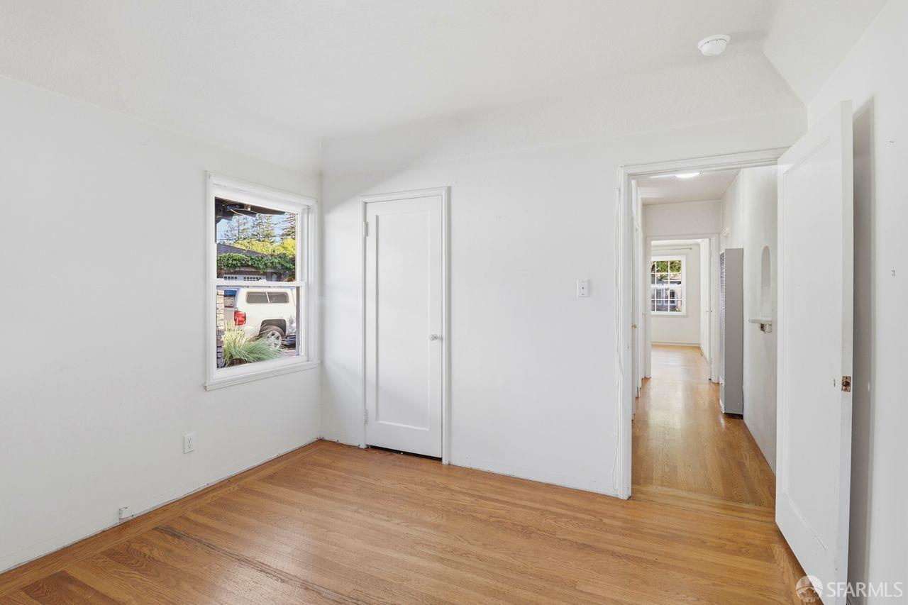 Detail Gallery Image 18 of 41 For 170 Hillview Ave, Redwood City,  CA 94062 - 3 Beds | 2 Baths