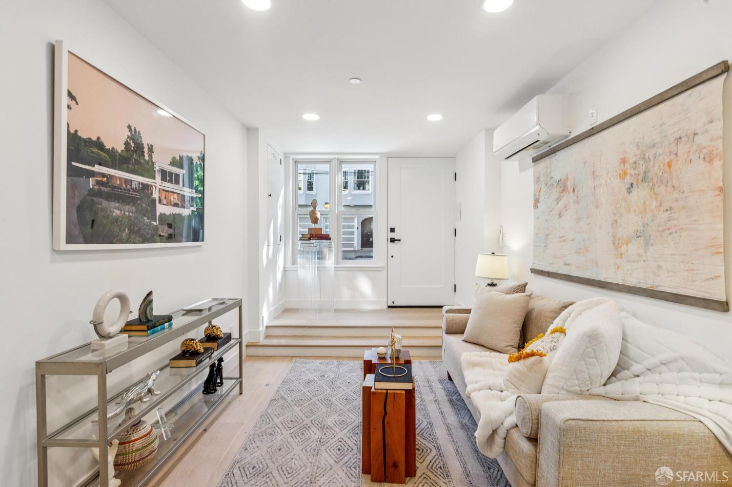 Detail Gallery Image 6 of 40 For 108 Albion St a,  San Francisco,  CA 94110 - 2 Beds | 1 Baths