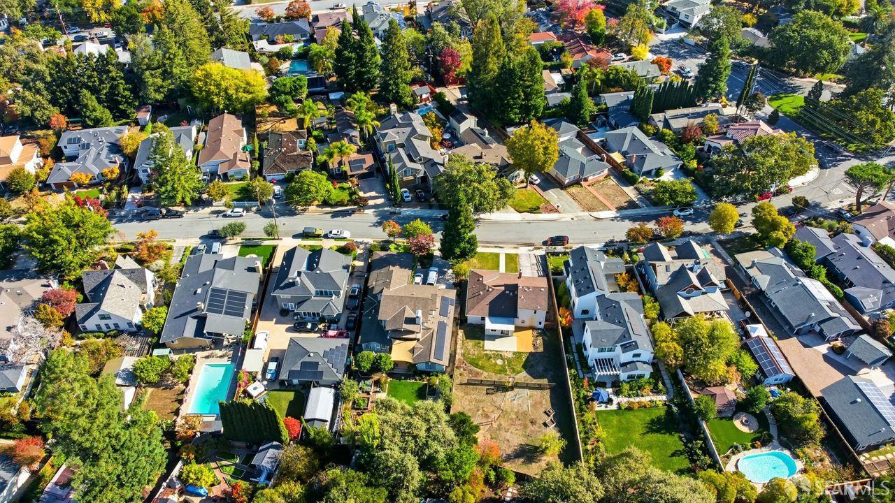 Detail Gallery Image 35 of 41 For 170 Hillview Ave, Redwood City,  CA 94062 - 3 Beds | 2 Baths