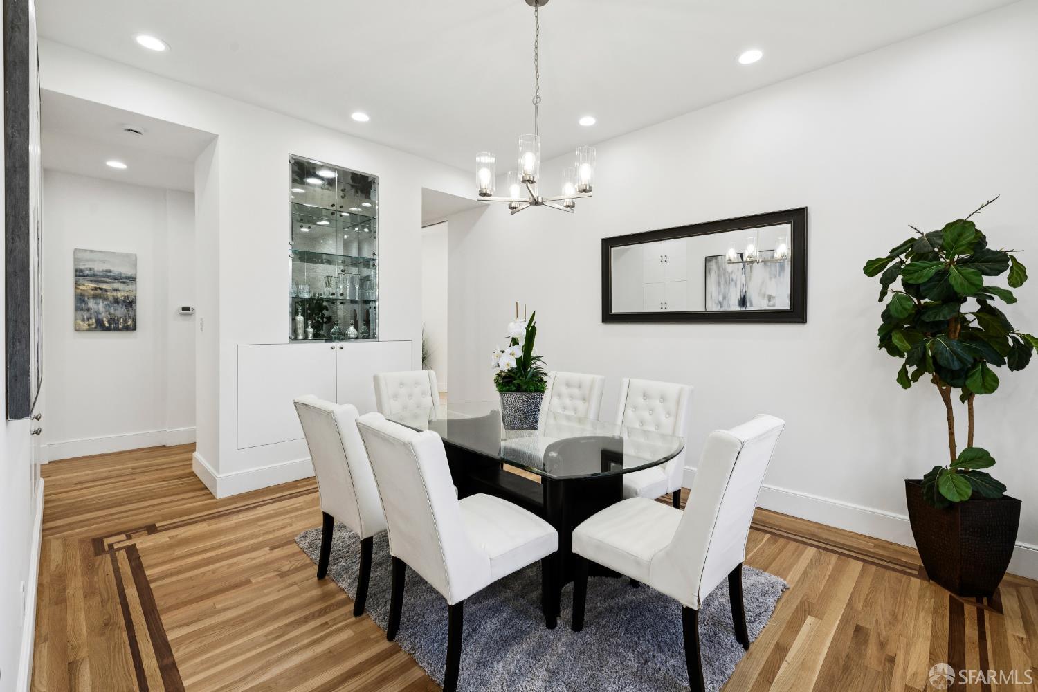 Detail Gallery Image 15 of 67 For 722 Jacaranda Cir, Hillsborough,  CA 94010 - 5 Beds | 4 Baths