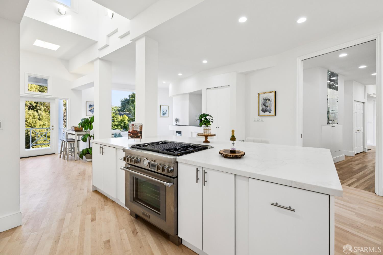 Detail Gallery Image 18 of 67 For 722 Jacaranda Cir, Hillsborough,  CA 94010 - 5 Beds | 4 Baths