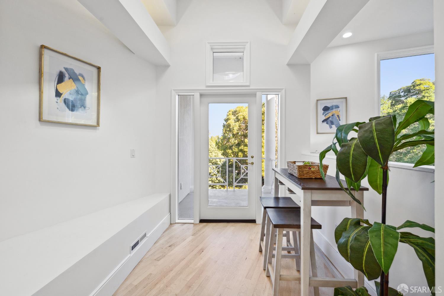 Detail Gallery Image 19 of 67 For 722 Jacaranda Cir, Hillsborough,  CA 94010 - 5 Beds | 4 Baths