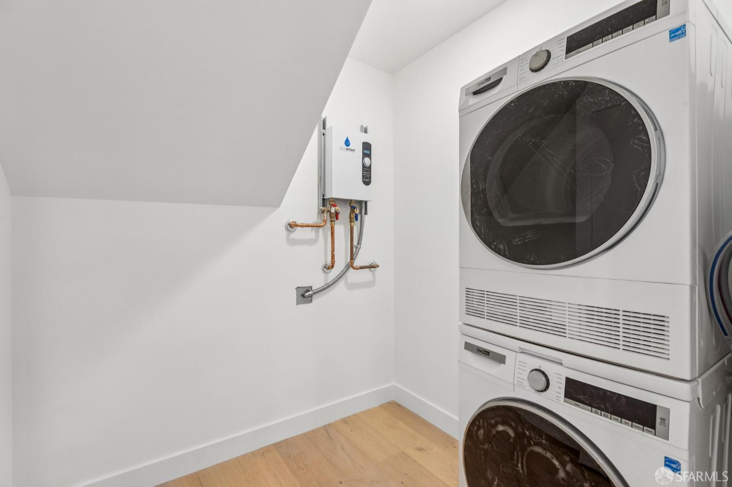 Detail Gallery Image 29 of 40 For 108 Albion St a,  San Francisco,  CA 94110 - 2 Beds | 1 Baths