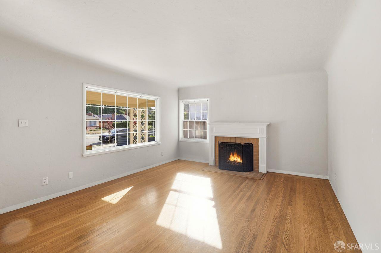 Detail Gallery Image 3 of 41 For 170 Hillview Ave, Redwood City,  CA 94062 - 3 Beds | 2 Baths