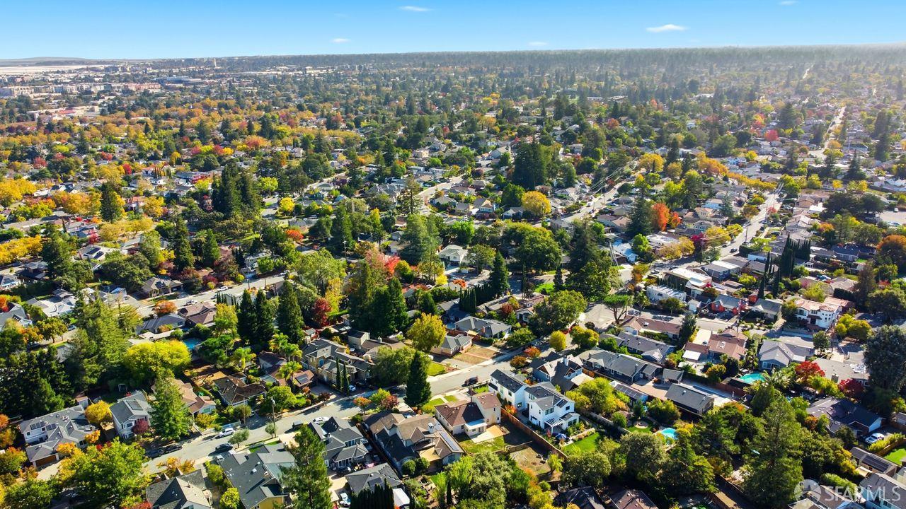 Detail Gallery Image 31 of 41 For 170 Hillview Ave, Redwood City,  CA 94062 - 3 Beds | 2 Baths