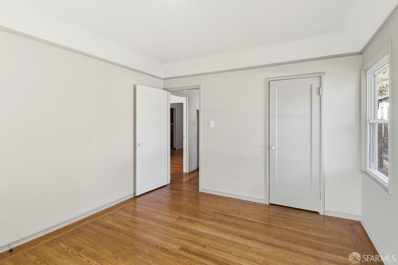 Detail Gallery Image 16 of 41 For 170 Hillview Ave, Redwood City,  CA 94062 - 3 Beds | 2 Baths