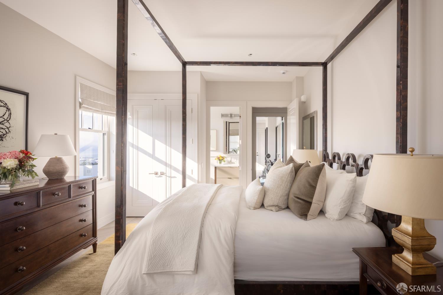 Detail Gallery Image 21 of 33 For 2100 Pacific Ave #10,  San Francisco,  CA 94115 - 3 Beds | 3/1 Baths