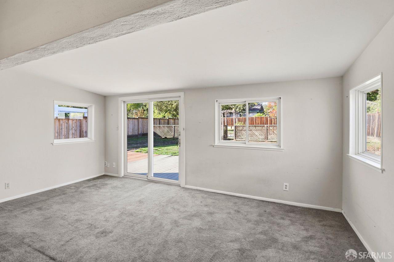 Detail Gallery Image 7 of 41 For 170 Hillview Ave, Redwood City,  CA 94062 - 3 Beds | 2 Baths