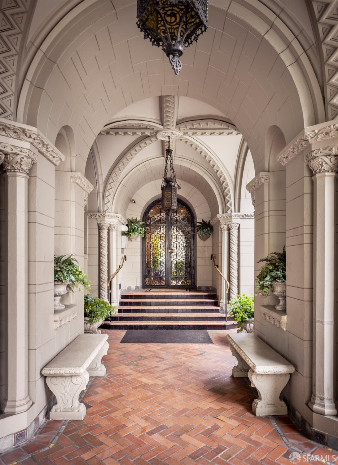 Detail Gallery Image 32 of 33 For 2100 Pacific Ave #10,  San Francisco,  CA 94115 - 3 Beds | 3/1 Baths