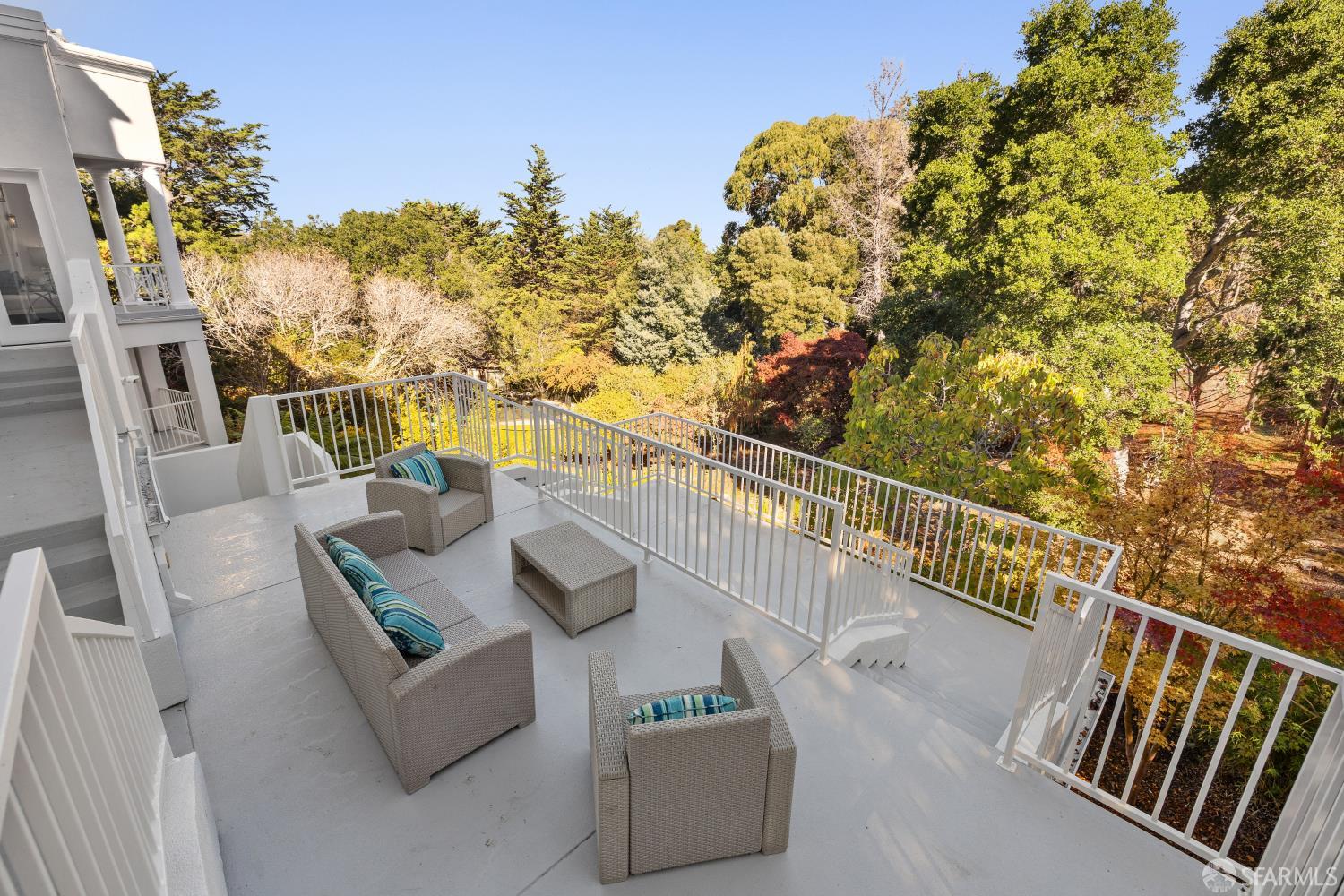 Detail Gallery Image 20 of 67 For 722 Jacaranda Cir, Hillsborough,  CA 94010 - 5 Beds | 4 Baths