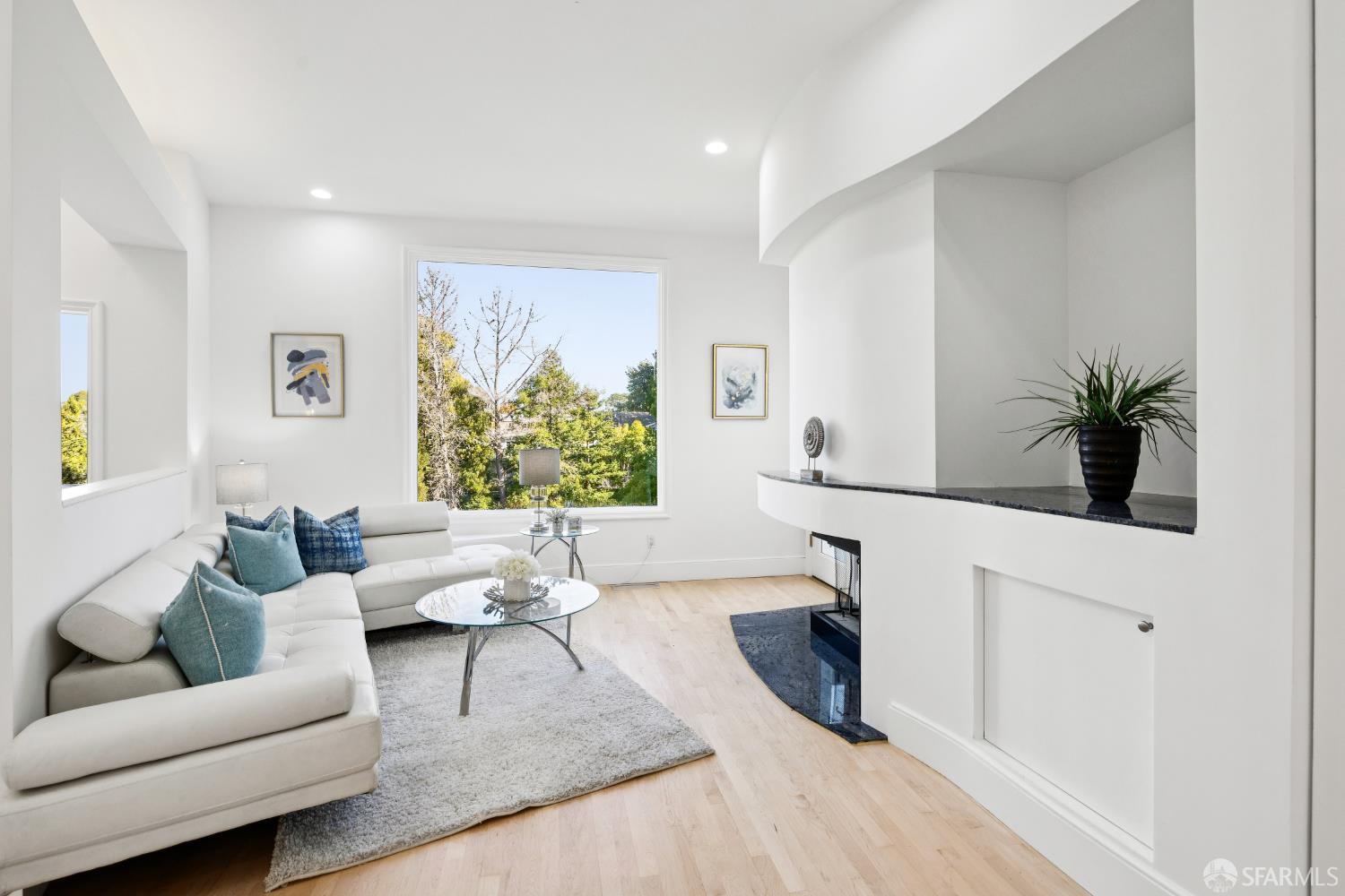 Detail Gallery Image 24 of 67 For 722 Jacaranda Cir, Hillsborough,  CA 94010 - 5 Beds | 4 Baths