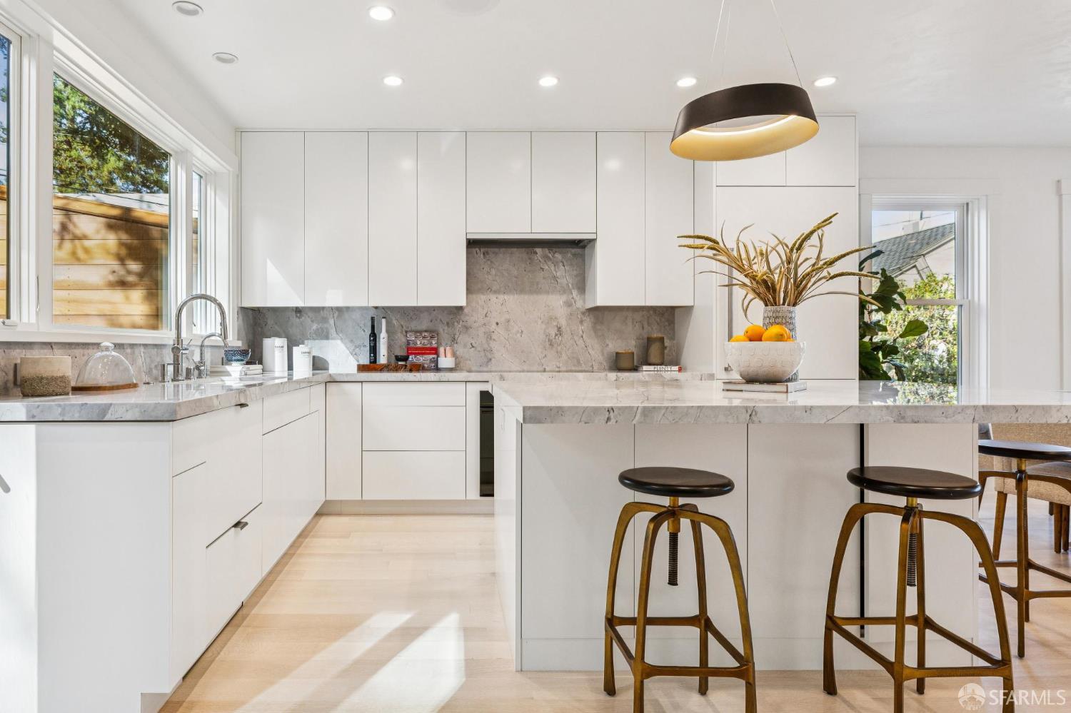 Detail Gallery Image 18 of 53 For 95 Nordhoff St, San Francisco,  CA 94131 - 4 Beds | 5 Baths