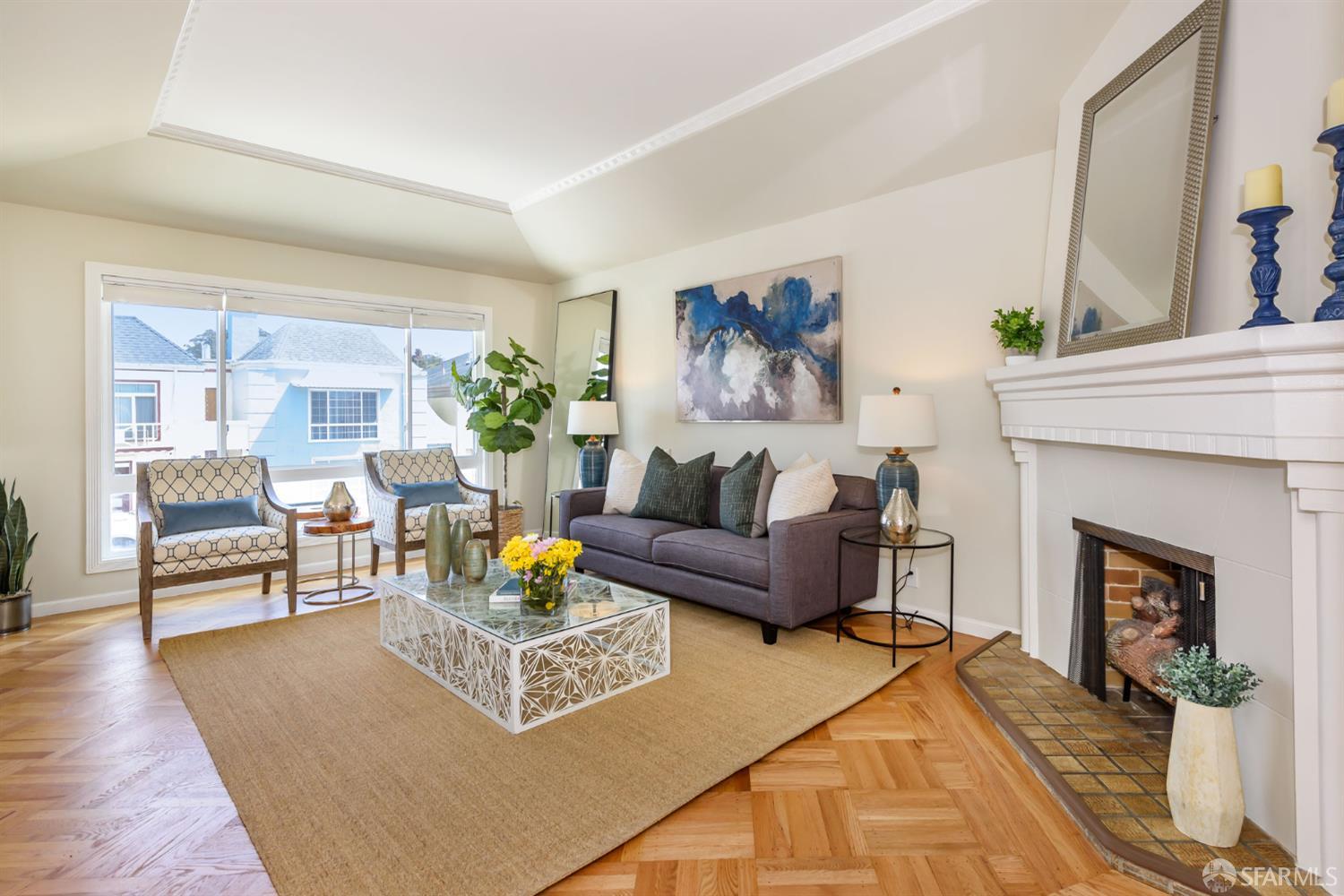 Detail Gallery Image 2 of 27 For 177 Meadowbrook Dr, San Francisco,  CA 94132 - 2 Beds | 2 Baths