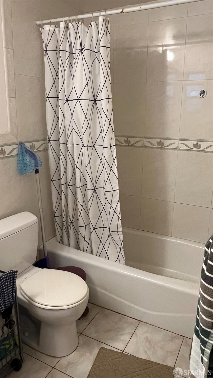 Detail Gallery Image 2 of 8 For 1216 32nd Ave, San Francisco,  CA 94122 - 4 Beds | 4 Baths