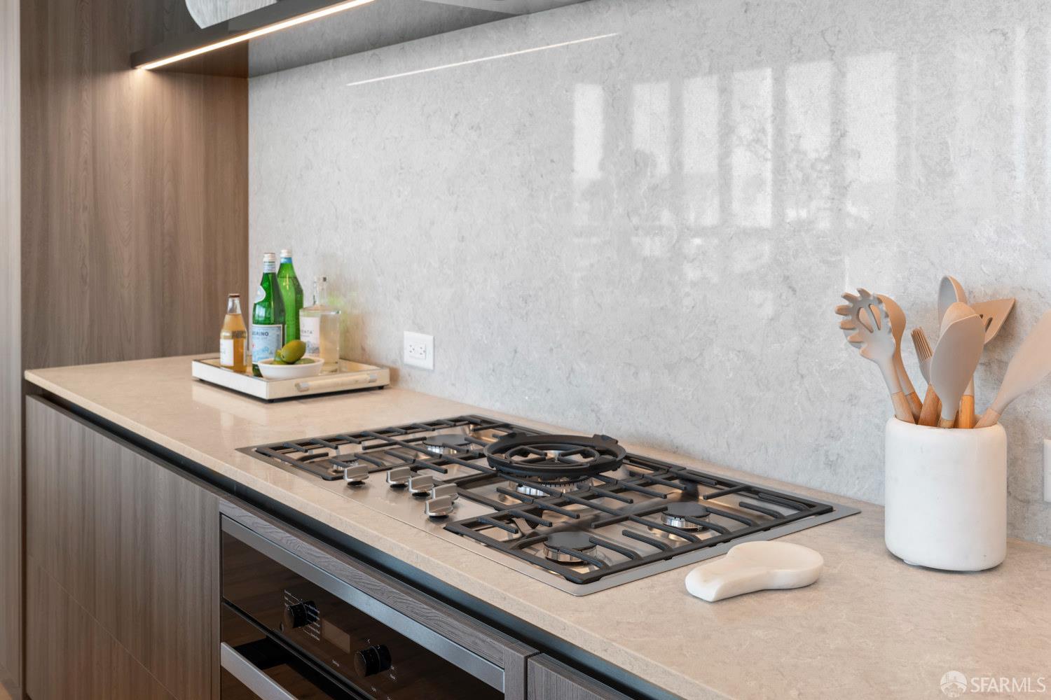 Detail Gallery Image 11 of 63 For 1 Bristol Ct #218,  San Francisco,  CA 94130 - 3 Beds | 2/1 Baths