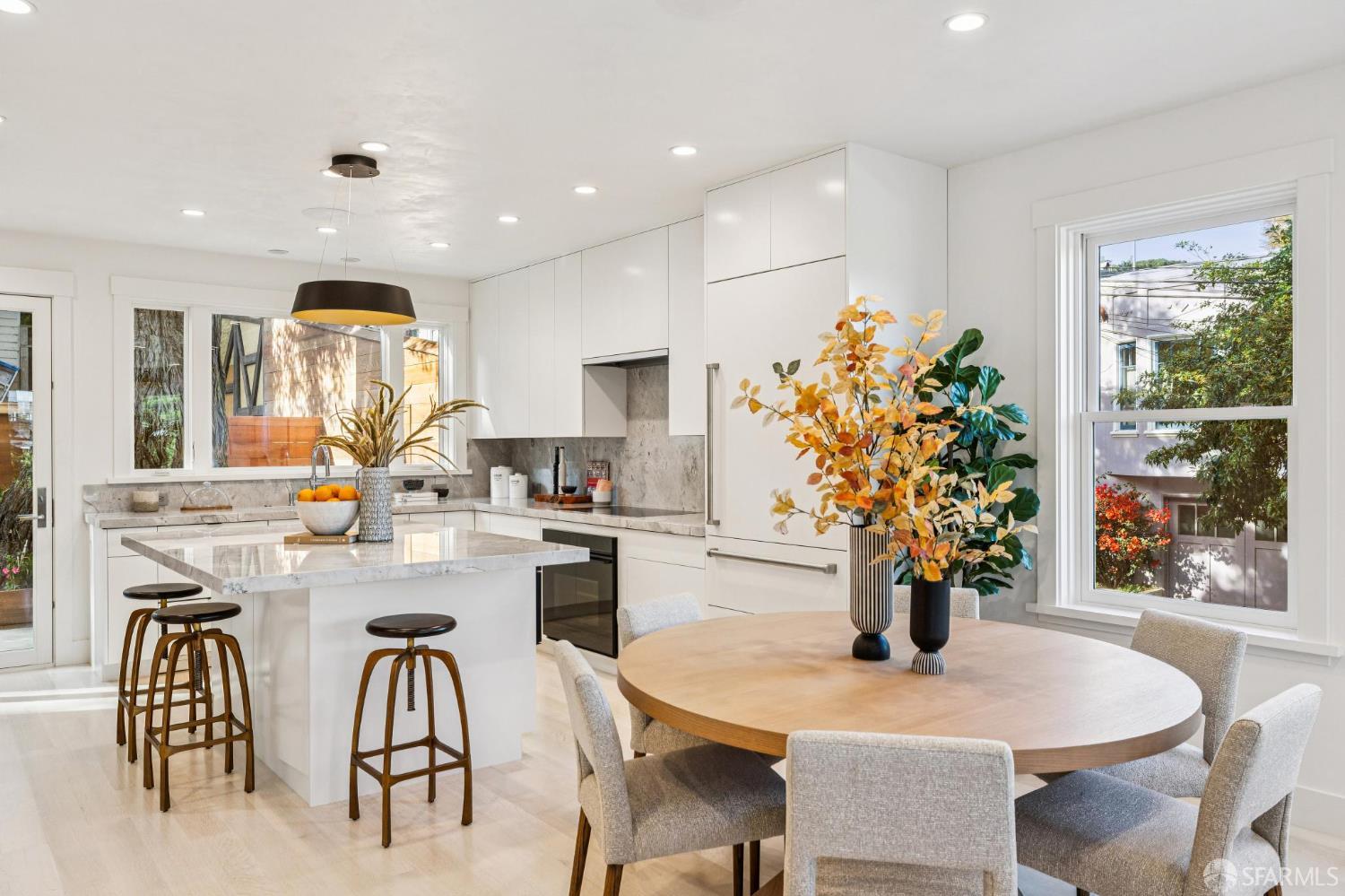 Detail Gallery Image 15 of 53 For 95 Nordhoff St, San Francisco,  CA 94131 - 4 Beds | 5 Baths