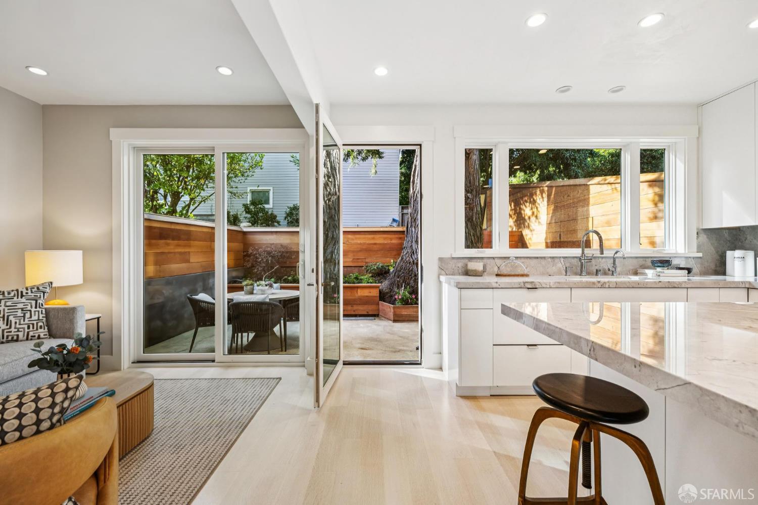 Detail Gallery Image 23 of 53 For 95 Nordhoff St, San Francisco,  CA 94131 - 4 Beds | 5 Baths