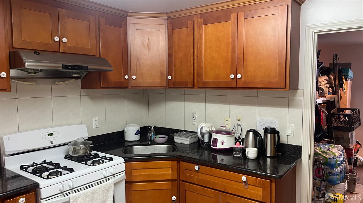 Detail Gallery Image 4 of 8 For 1216 32nd Ave, San Francisco,  CA 94122 - 4 Beds | 4 Baths