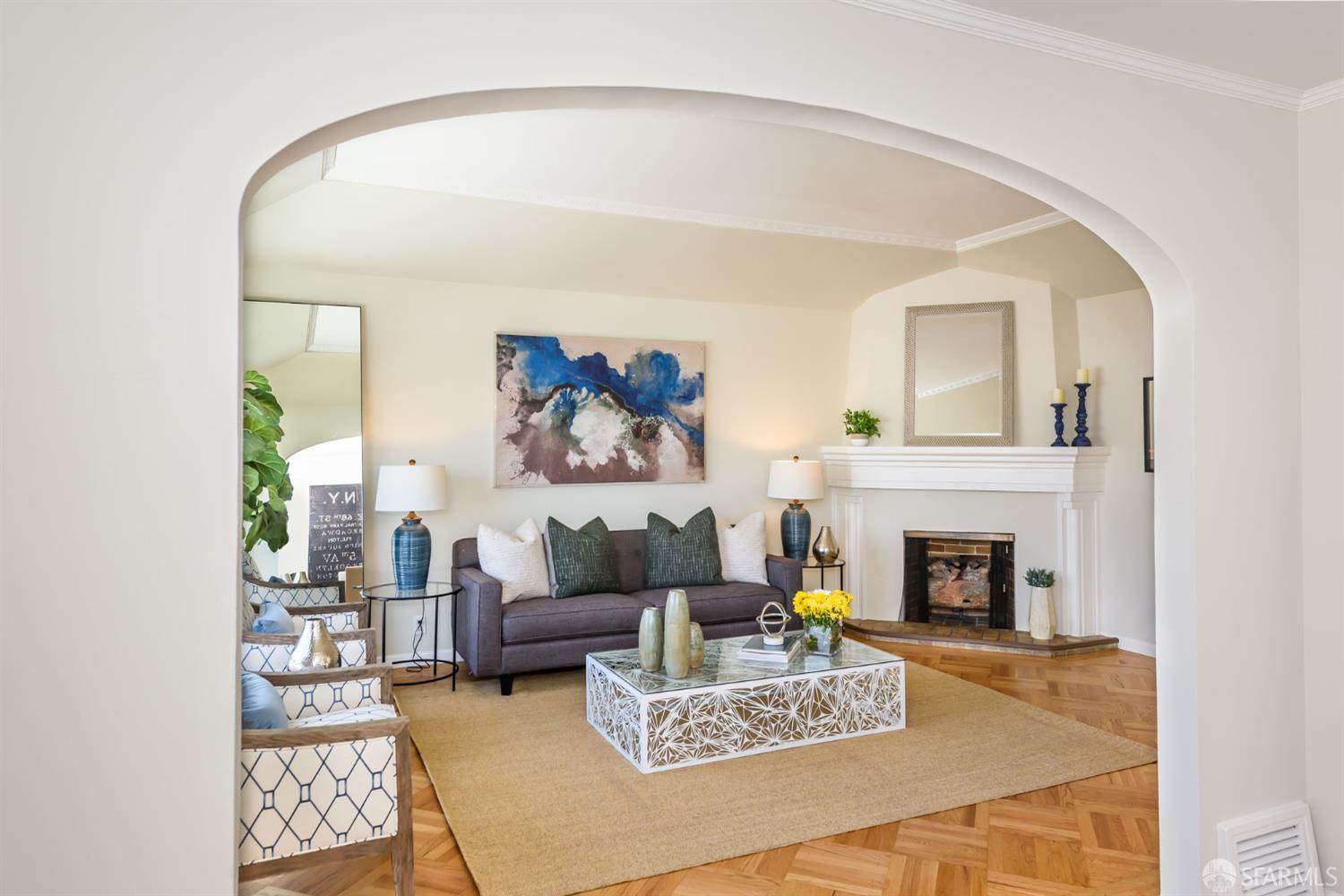 Detail Gallery Image 4 of 27 For 177 Meadowbrook Dr, San Francisco,  CA 94132 - 2 Beds | 2 Baths