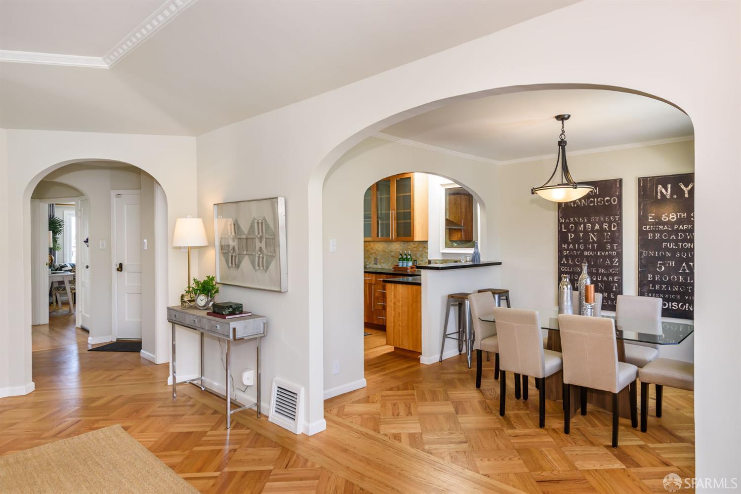 Detail Gallery Image 6 of 27 For 177 Meadowbrook Dr, San Francisco,  CA 94132 - 2 Beds | 2 Baths