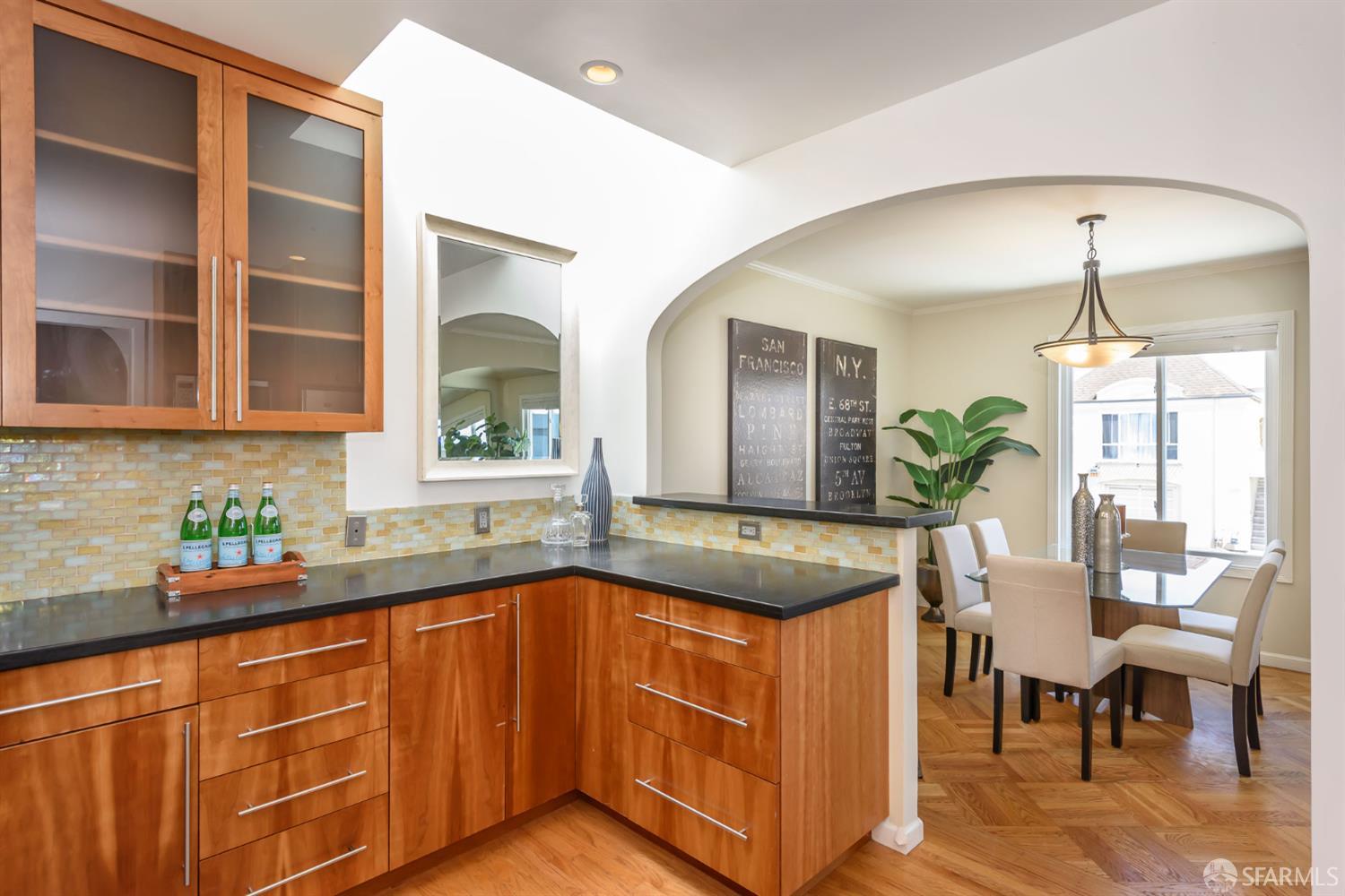 Detail Gallery Image 9 of 27 For 177 Meadowbrook Dr, San Francisco,  CA 94132 - 2 Beds | 2 Baths