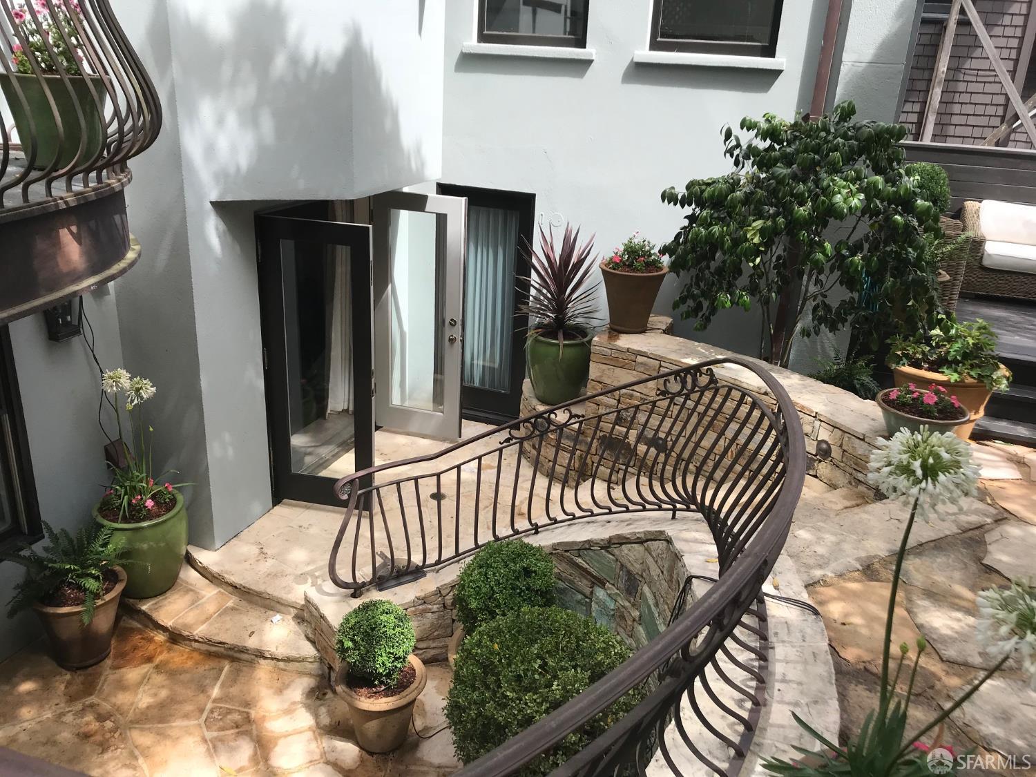 Detail Gallery Image 36 of 40 For 2828 Divisadero St, San Francisco,  CA 94123 - 4 Beds | 5/1 Baths