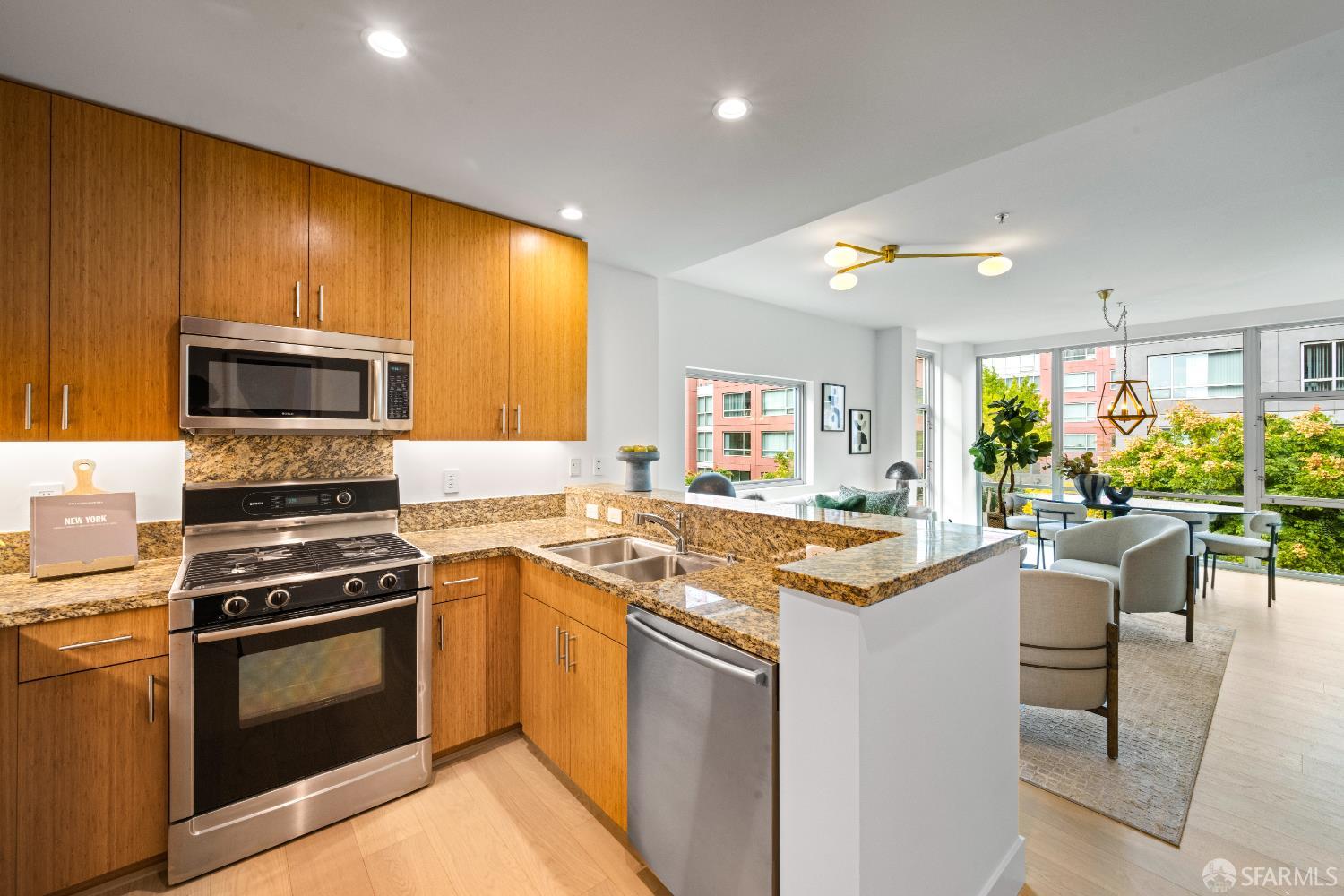 Photo #13: 425075964 Listing: Photo #13