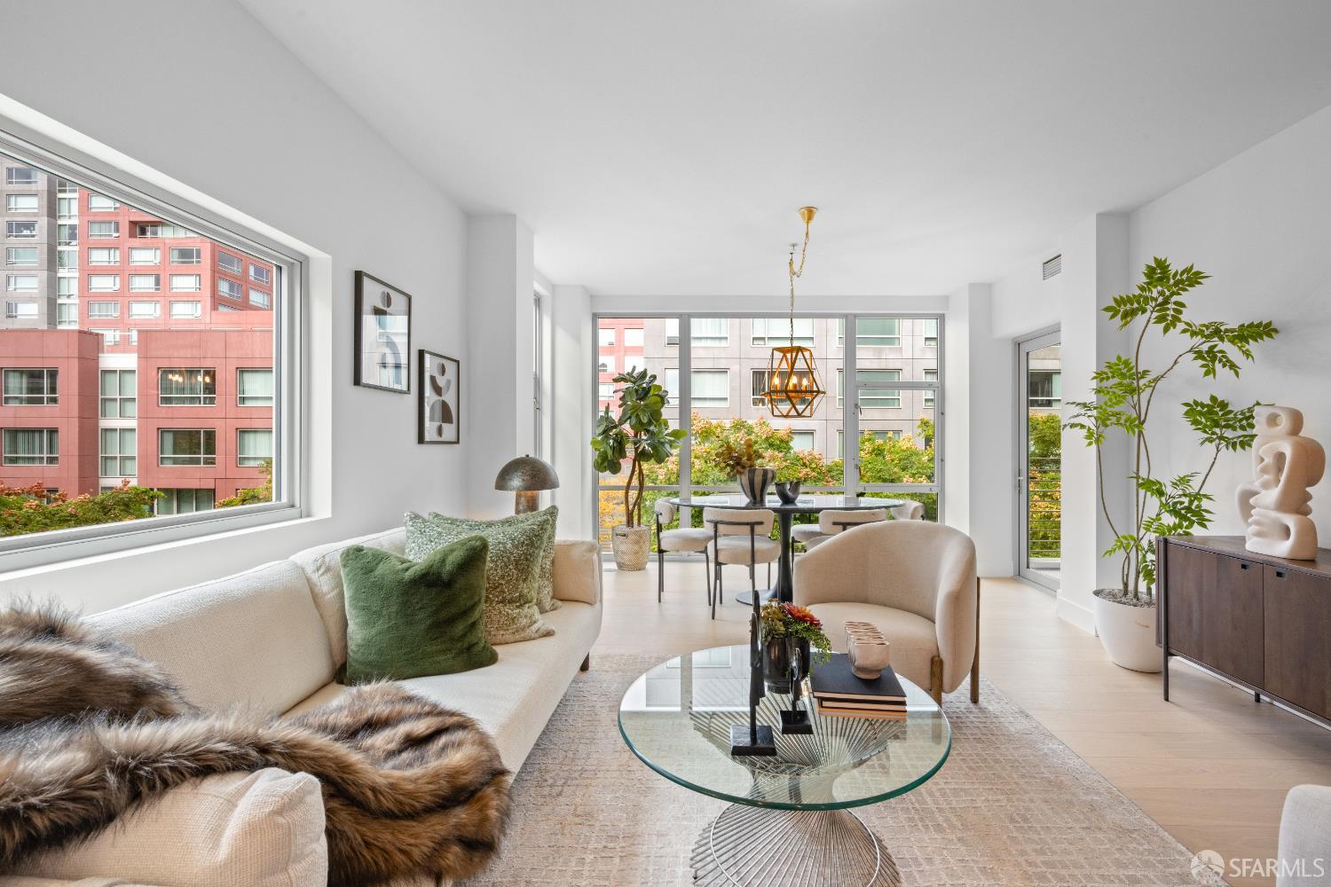 Photo #3: 425075964 Listing: Photo #3