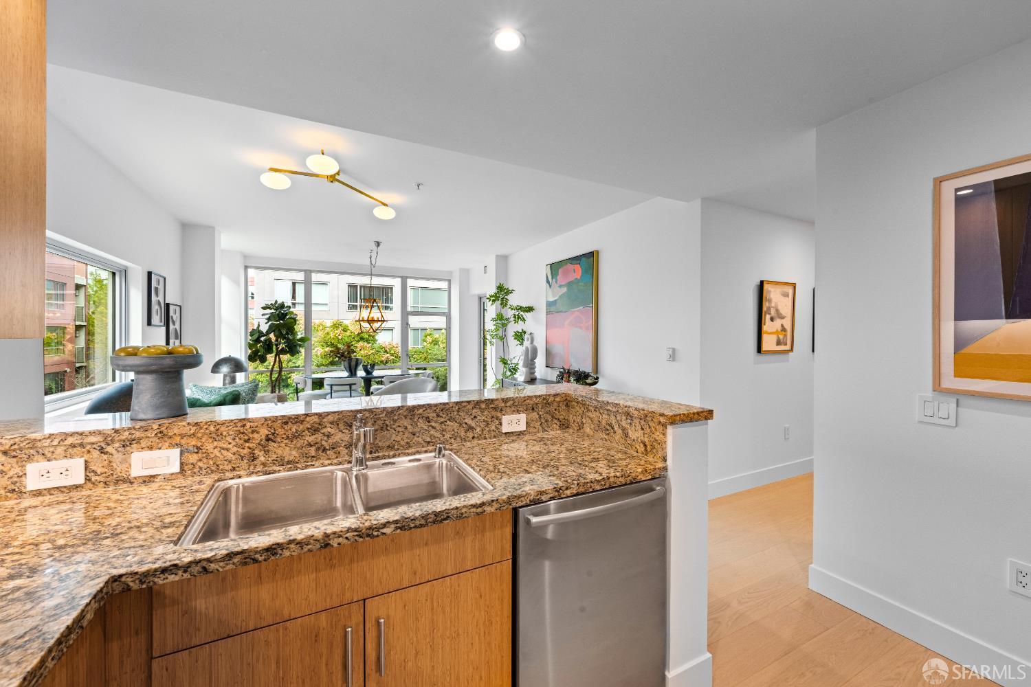 Photo #15: 425075964 Listing: Photo #15