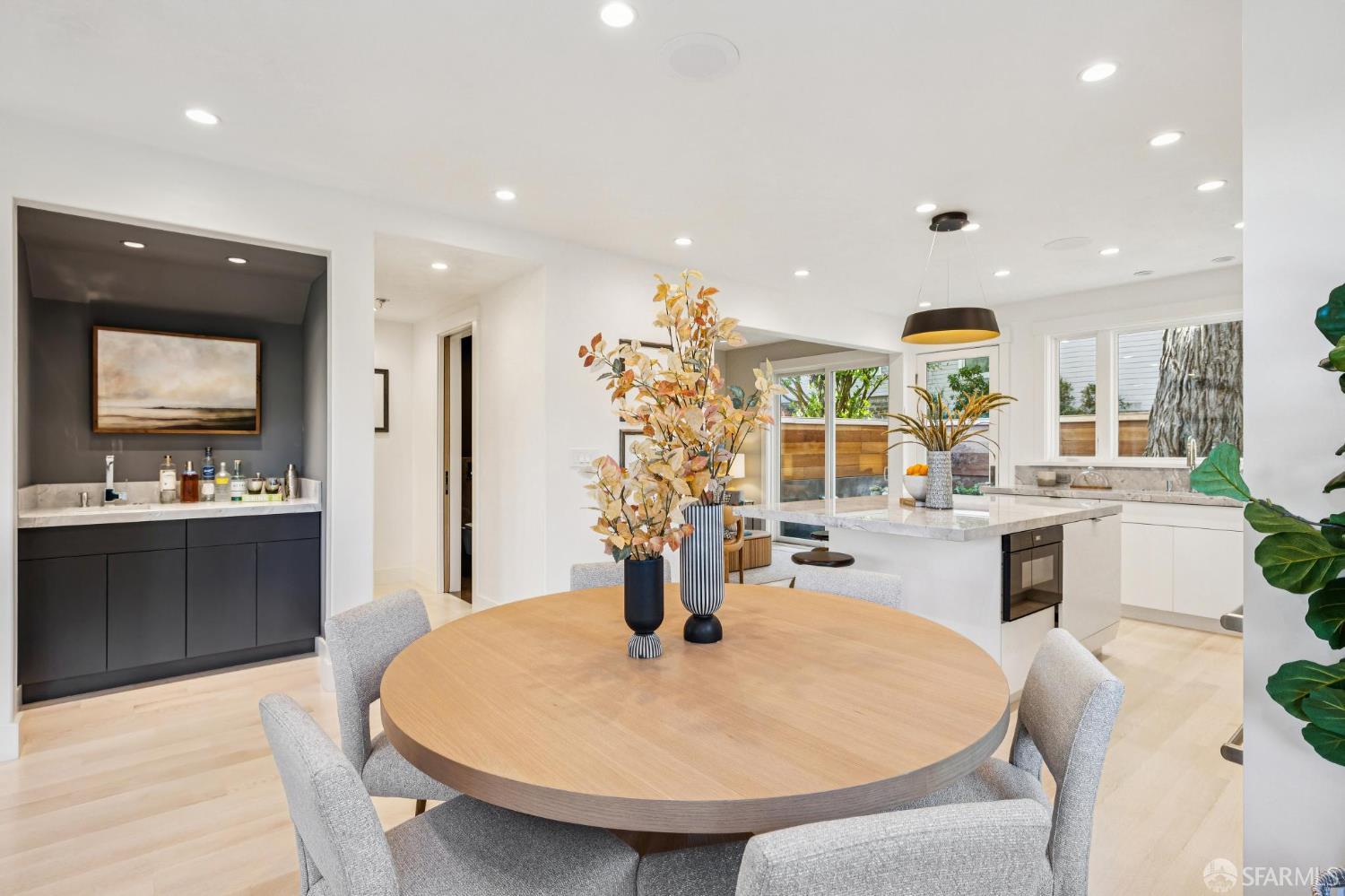 Detail Gallery Image 10 of 53 For 95 Nordhoff St, San Francisco,  CA 94131 - 4 Beds | 5 Baths