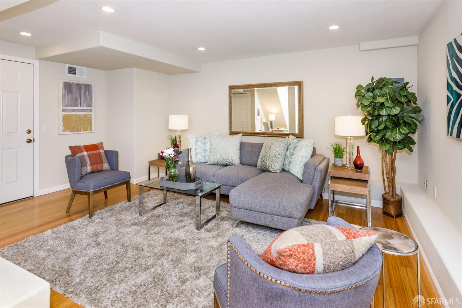 Detail Gallery Image 11 of 27 For 177 Meadowbrook Dr, San Francisco,  CA 94132 - 2 Beds | 2 Baths