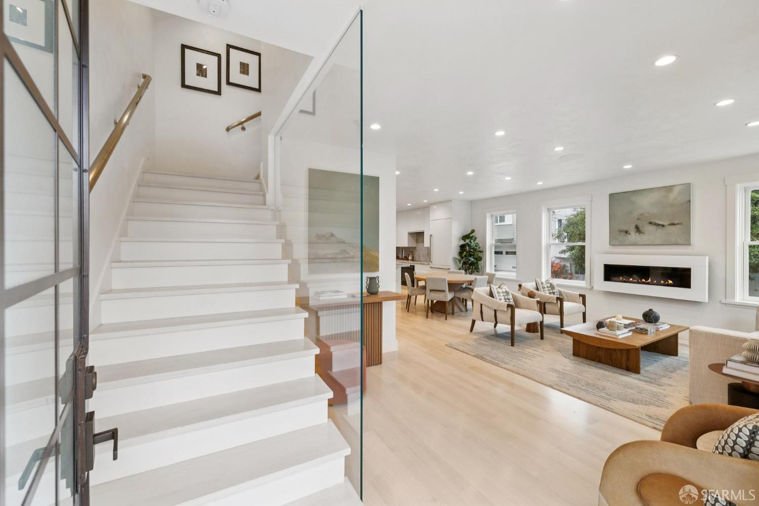 Detail Gallery Image 4 of 53 For 95 Nordhoff St, San Francisco,  CA 94131 - 4 Beds | 5 Baths