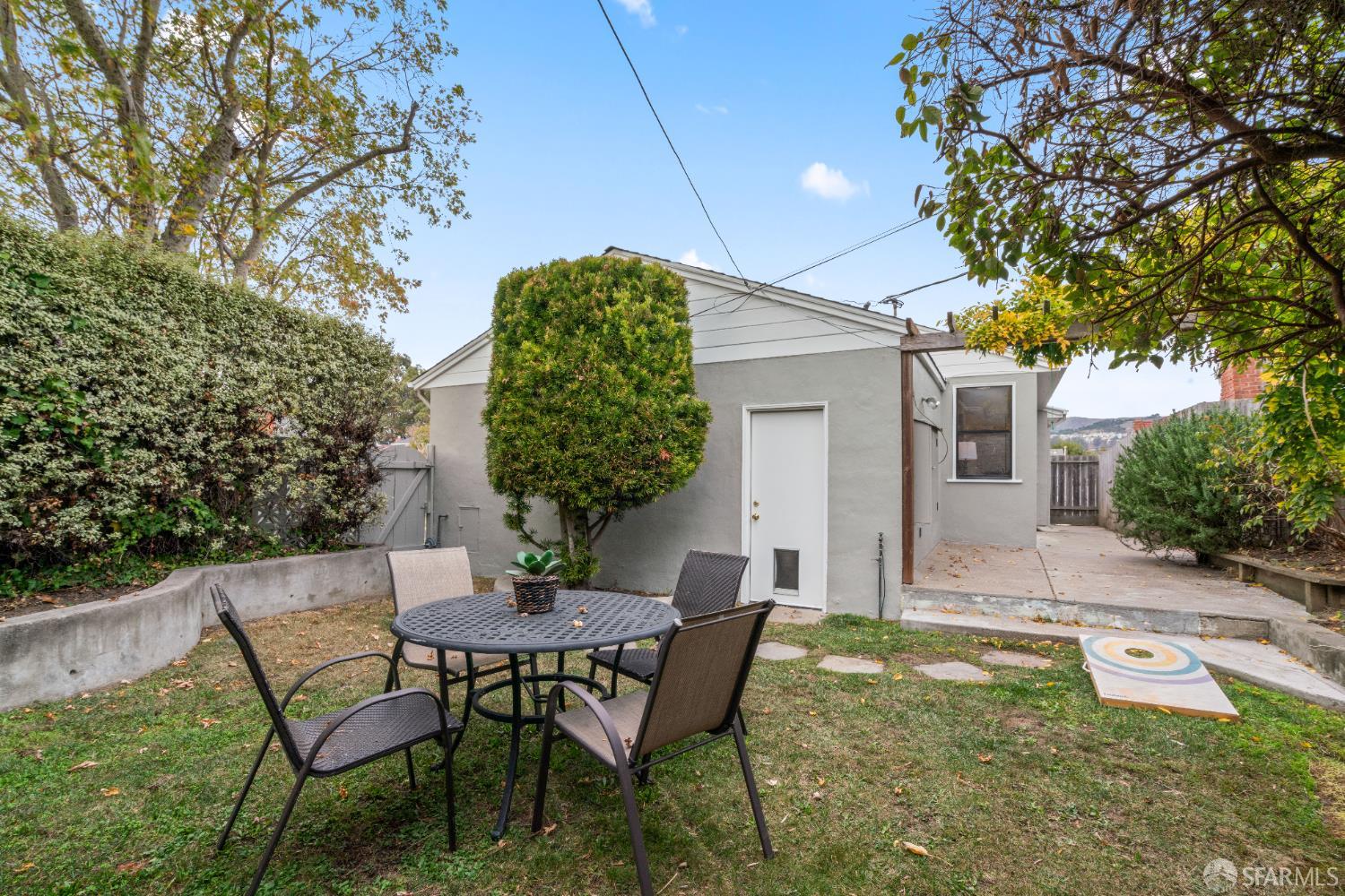 Detail Gallery Image 15 of 17 For 700 Southwood Dr, South San Francisco,  CA 94080 - 3 Beds | 1 Baths