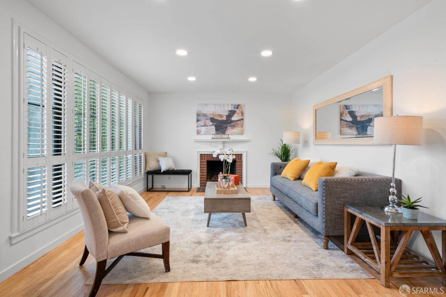 Detail Gallery Image 4 of 17 For 700 Southwood Dr, South San Francisco,  CA 94080 - 3 Beds | 1 Baths