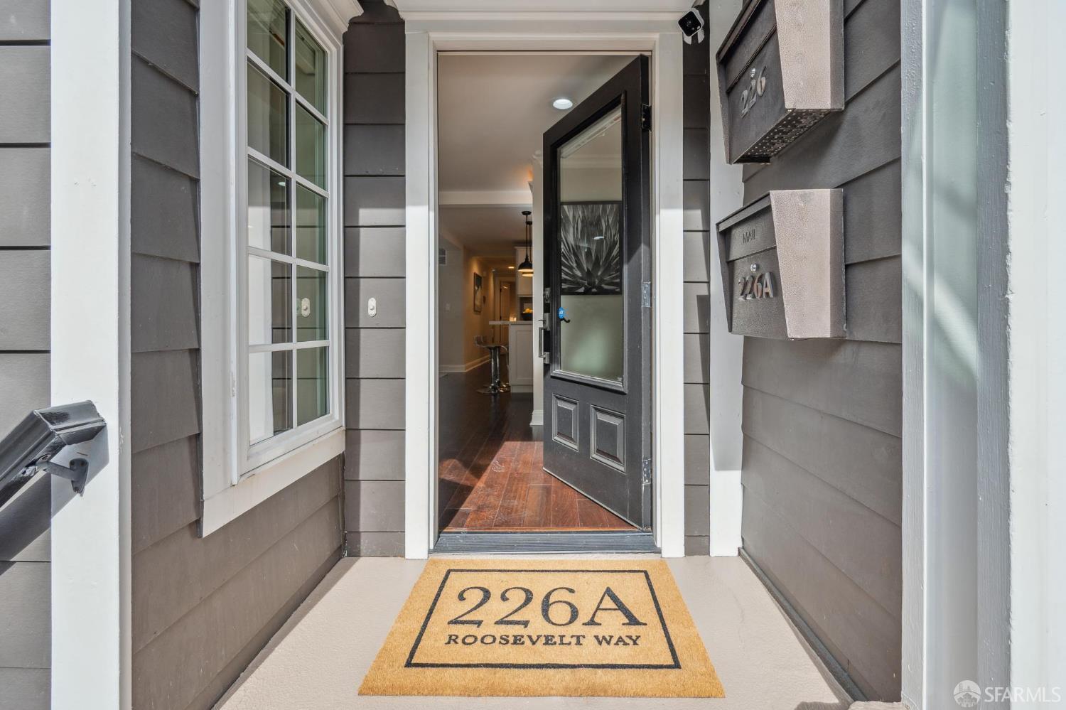 Detail Gallery Image 4 of 45 For 226 Roosevelt Way a,  San Francisco,  CA 94114 - 3 Beds | 2 Baths