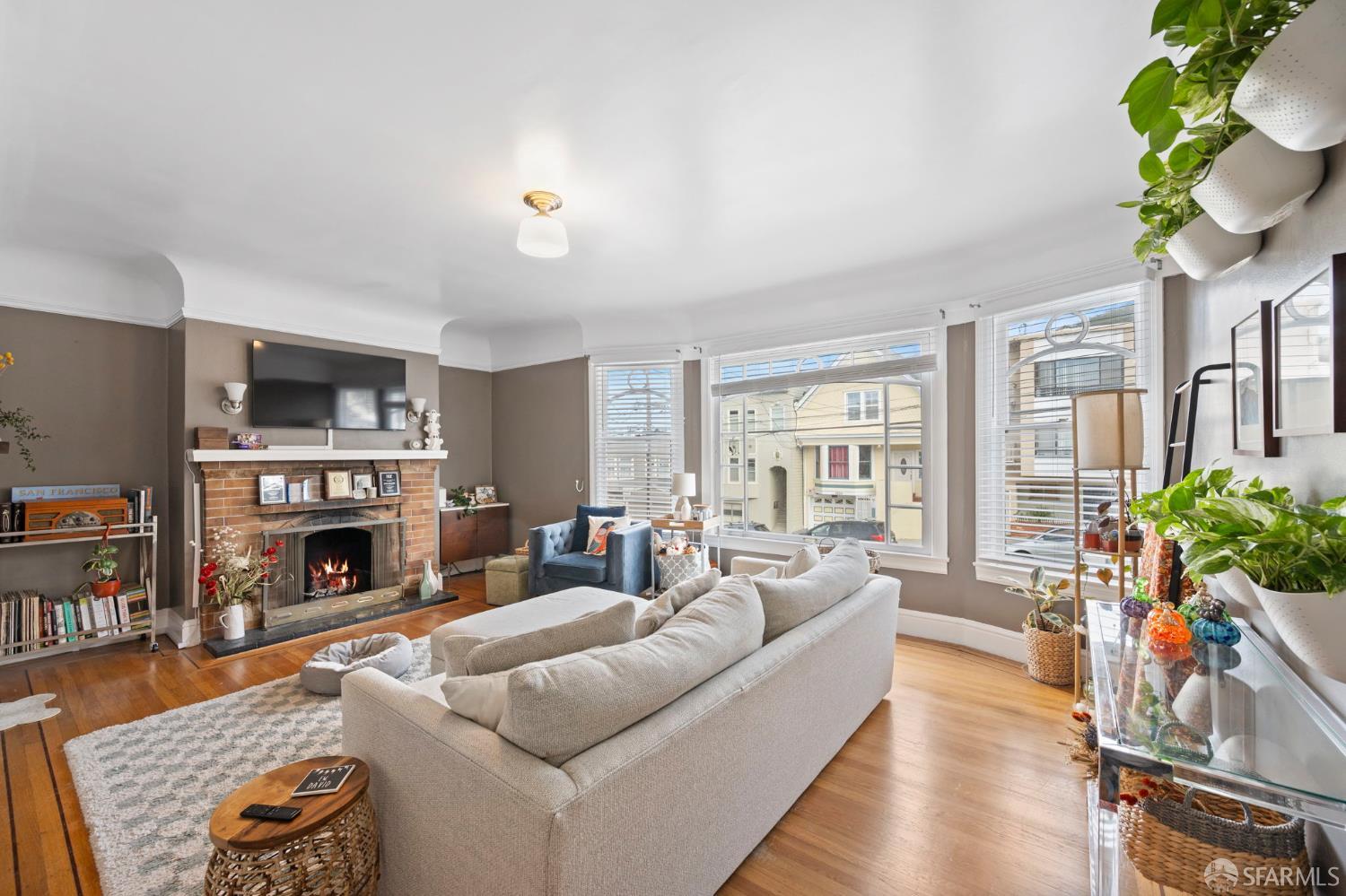 1527-1529 10th Avenue