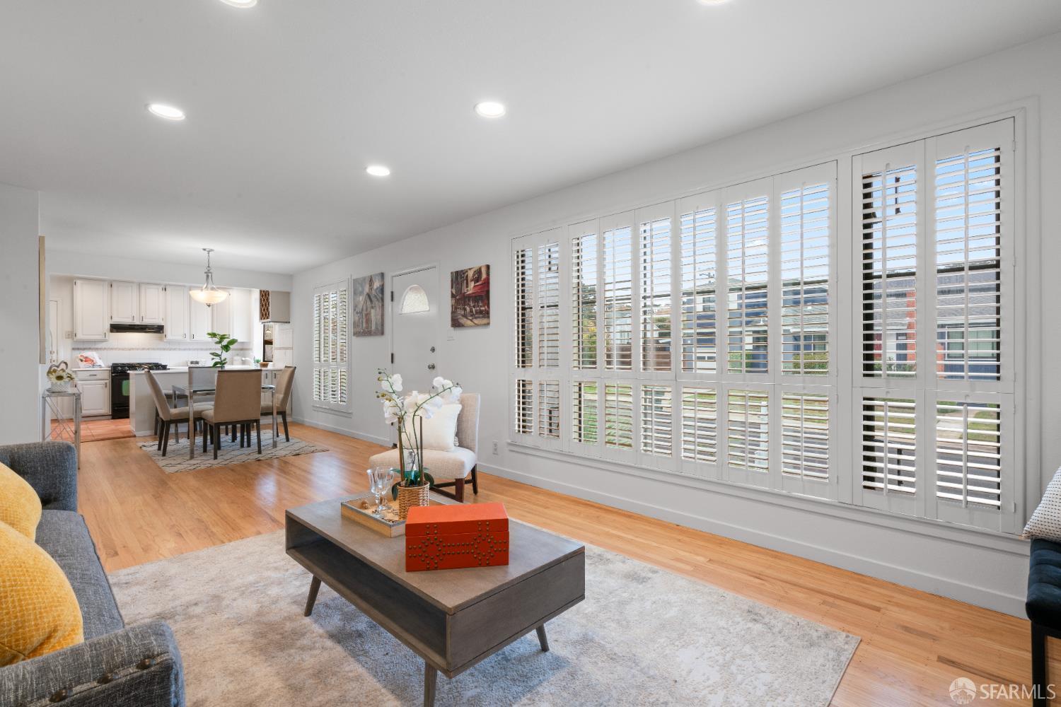 Detail Gallery Image 3 of 17 For 700 Southwood Dr, South San Francisco,  CA 94080 - 3 Beds | 1 Baths