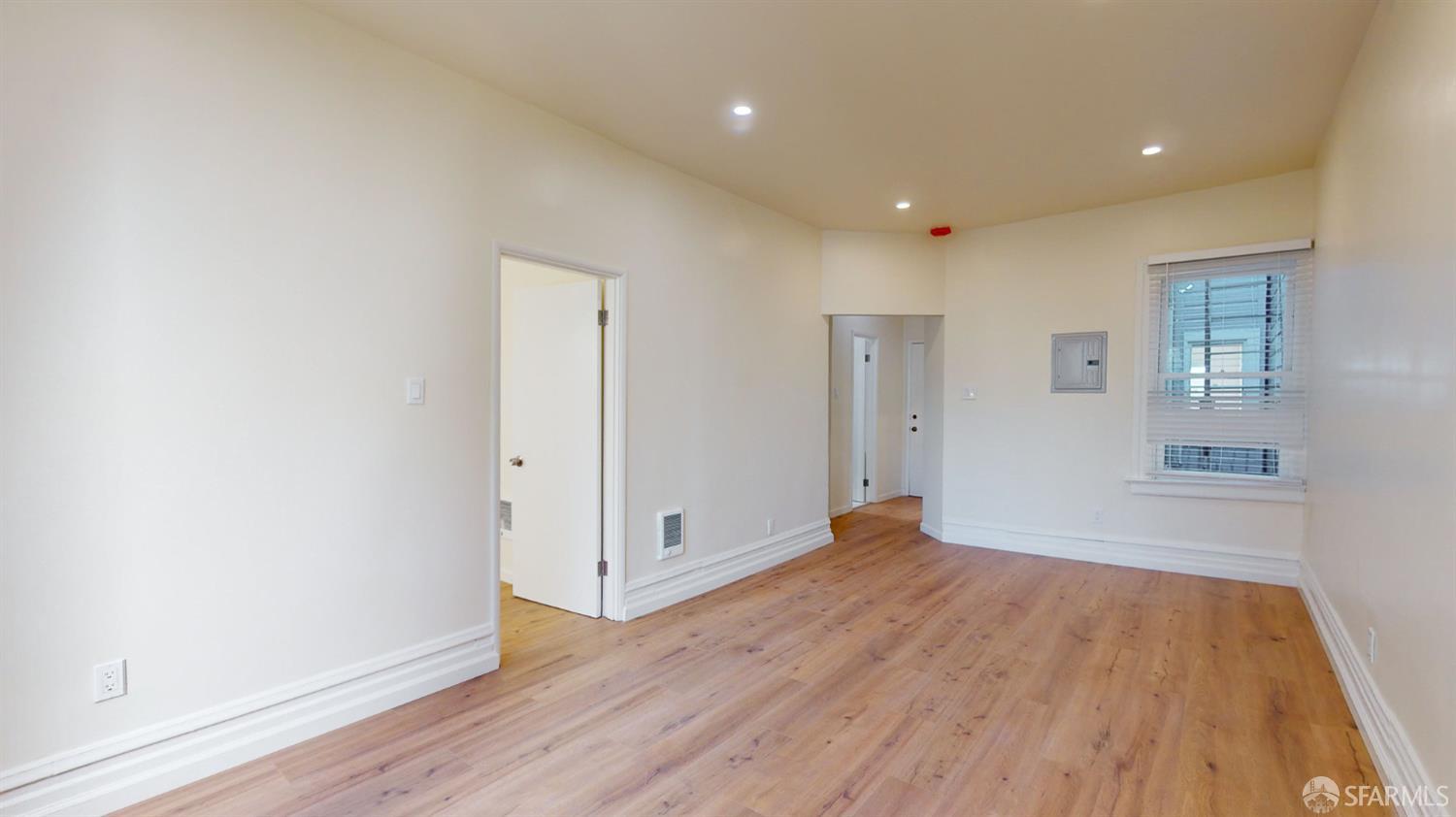 Detail Gallery Image 16 of 27 For 1520 Leavenworth St, San Francisco,  CA 94109 - – Beds | – Baths